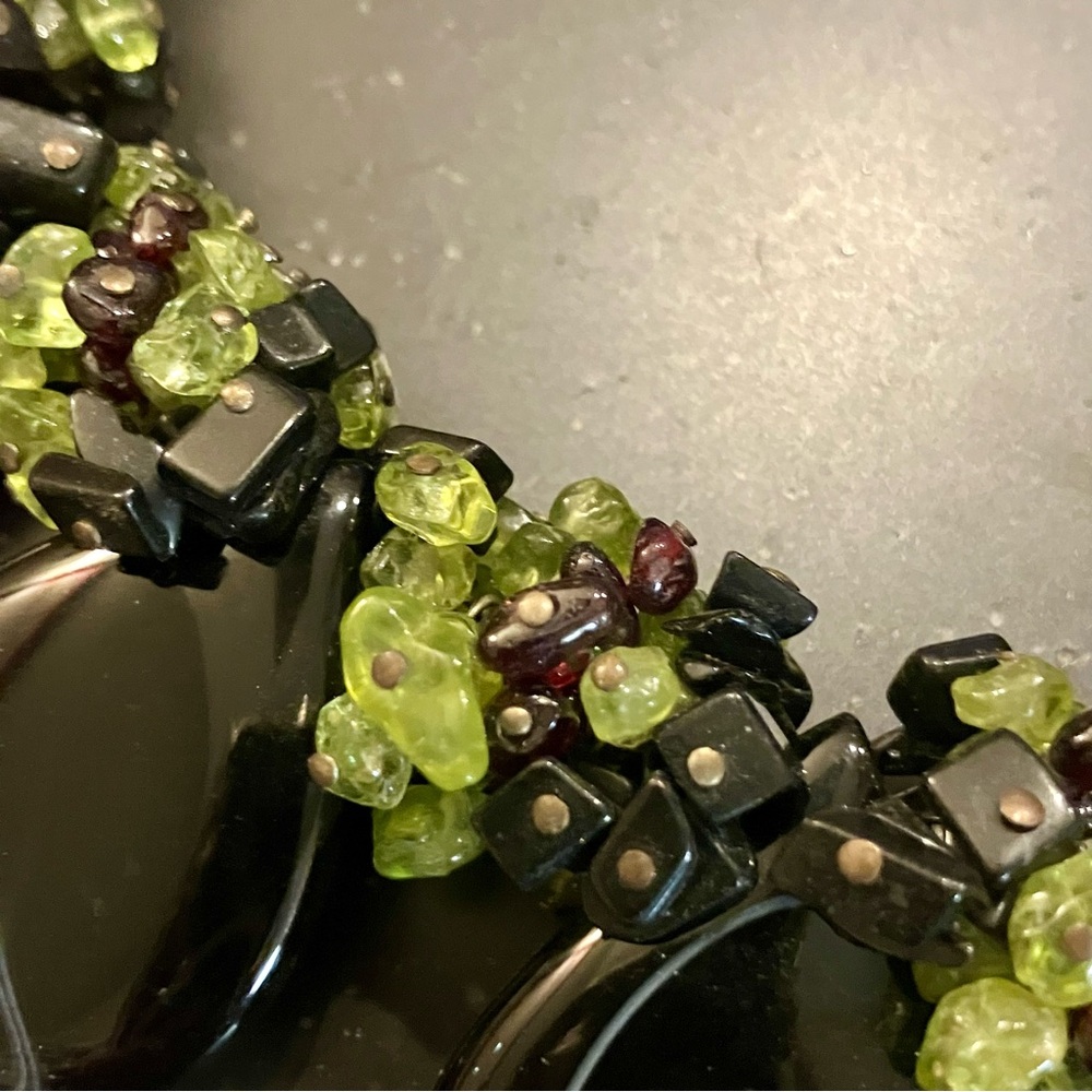 9.4 Ounces of Peridot and Onyx Chunky Statement Necklace. One of a kind. EUC. - Picture 14 of 16